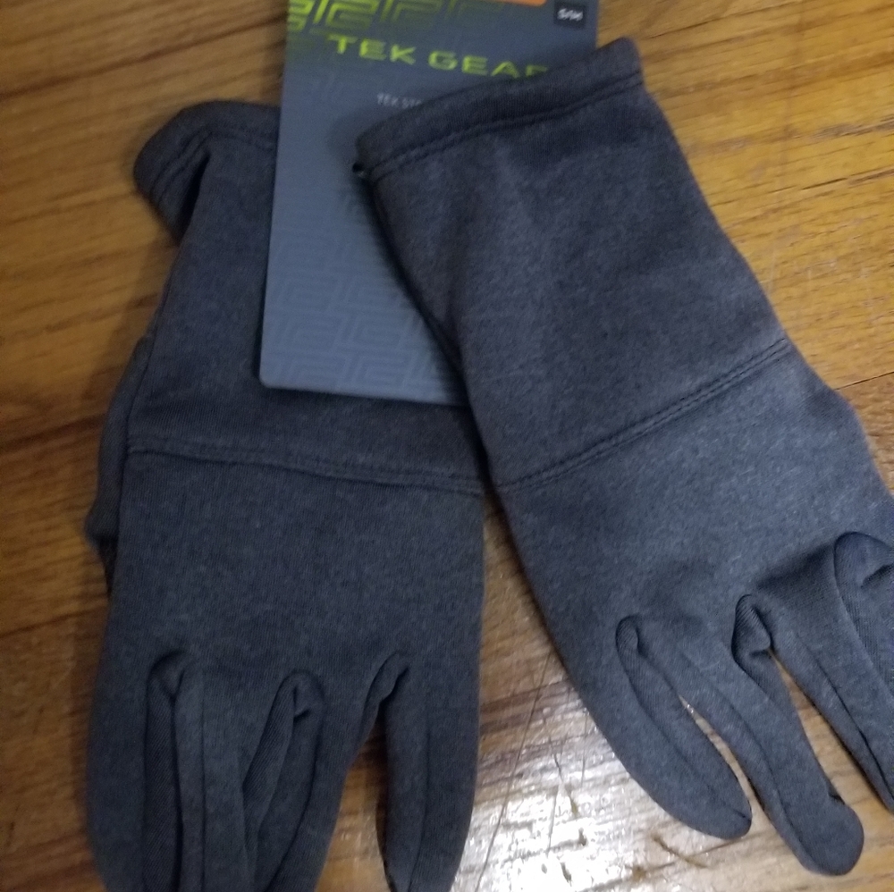 Tek Gear gloves. NEW